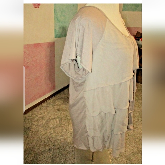 FRENCH LAUNDRY Taupe Tan Layer Ruffle Front Short Sleeve Stretch Shirt 18 / 20 - Picture 3 of 3